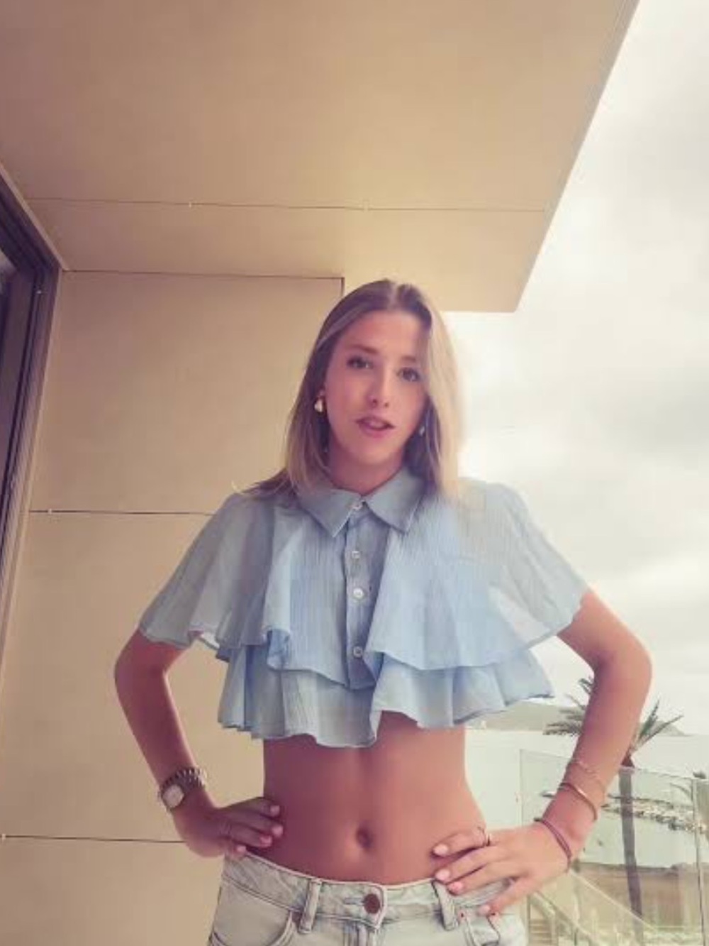 Zara Large Light Blue Ruffled Crop Button-Down Top
